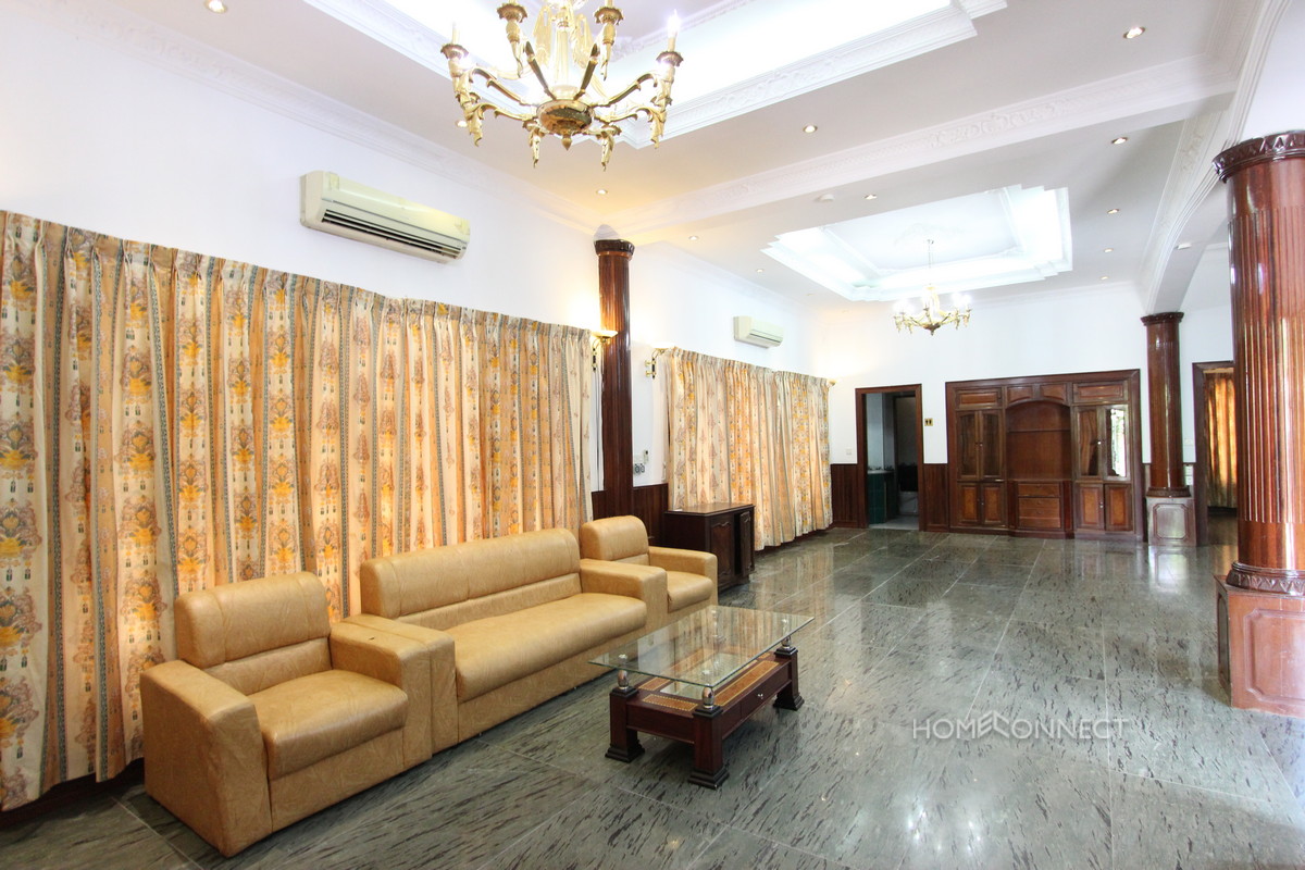 Spacious 5 Bedroom 6 Bathroom Villa Near Central Market | Phnom Penh Real Estate