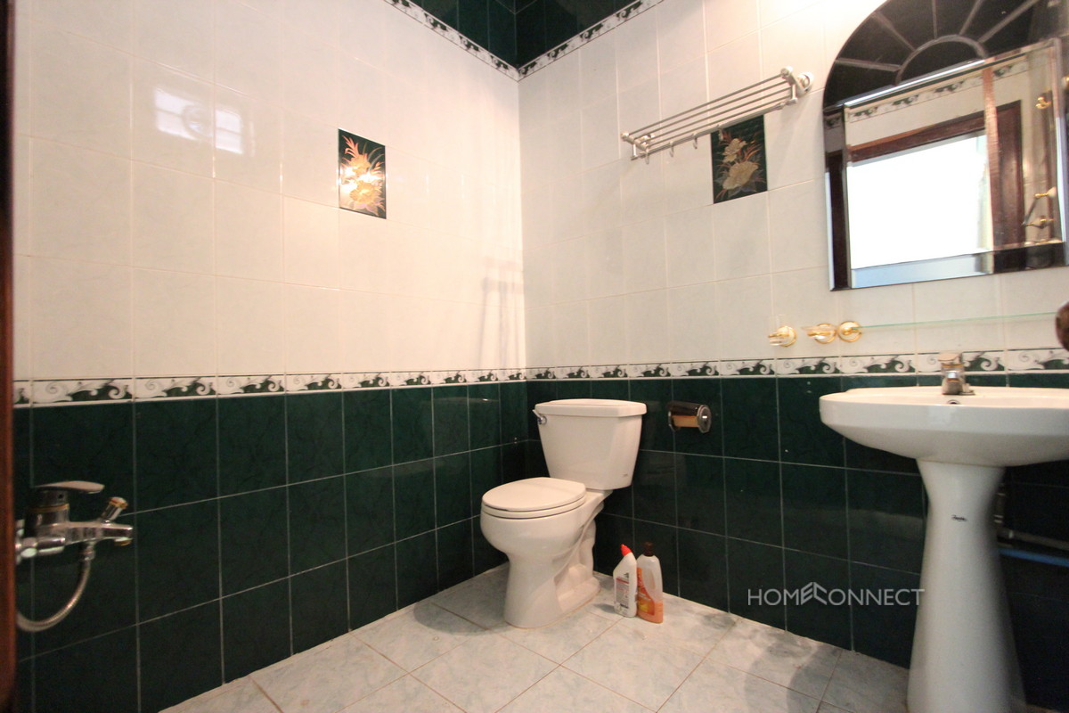 Spacious 5 Bedroom 6 Bathroom Villa Near Central Market | Phnom Penh Real Estate