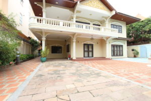 Private Pool Villa 4 Bedrooms and 4 Bathroom in Toul Kork | Phnom Penh Real Estate