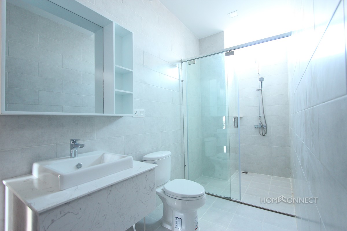 New Modern 1 Bedroom 1 Bathroom Apartment For Rent in Tonle Bassac | Phnom Penh Real Estate