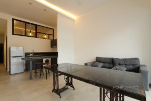 Big Balcony 1 Bedroom Apartment Near the National Museum | Phnom Penh Real Estate