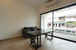 Big Balcony 1 Bedroom Apartment Near the National Museum | Phnom Penh Real Estate