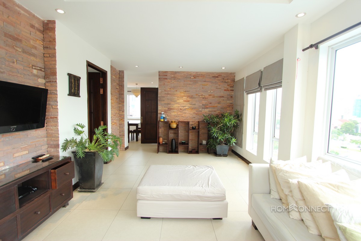 Bright Western Style 2 Bedroom Near Independence Monument | Phnom Penh Real Estate